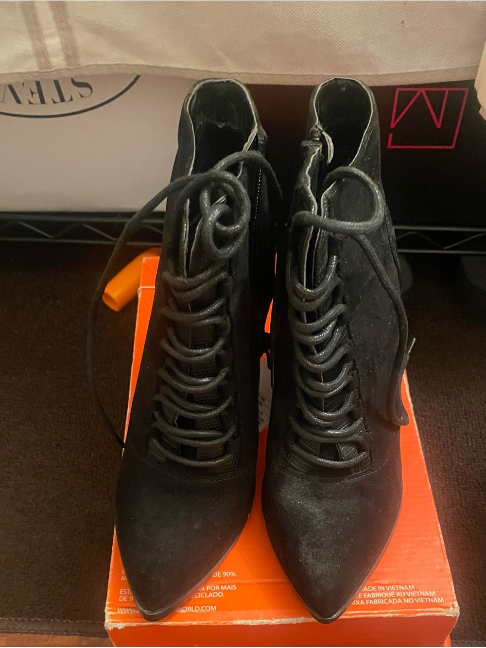 Mossimo Black Lace-Up Pointed Ankle Boots size 6